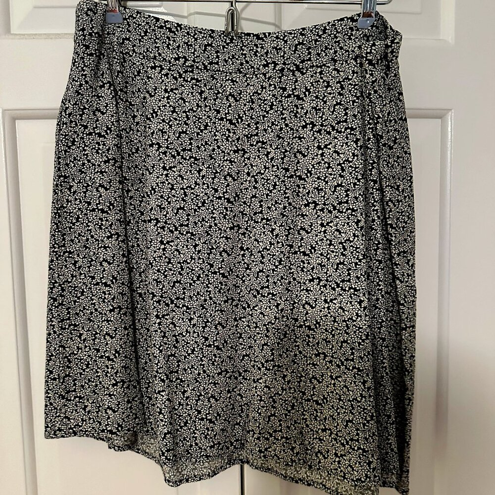 NWT - Black & White Flippy Loft Mini Skirt